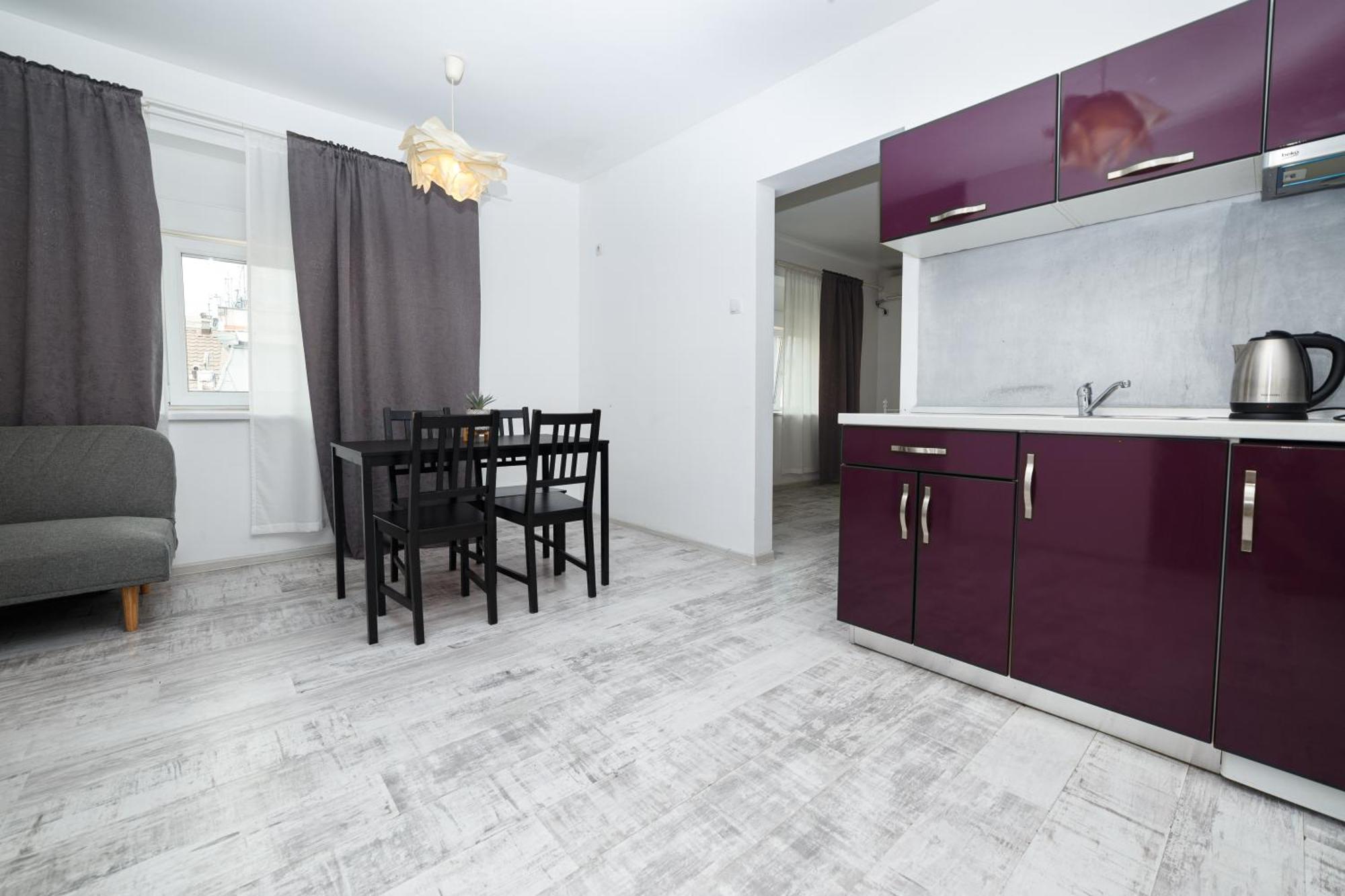 Color Apartments Old Town Center Бухарест Экстерьер фото