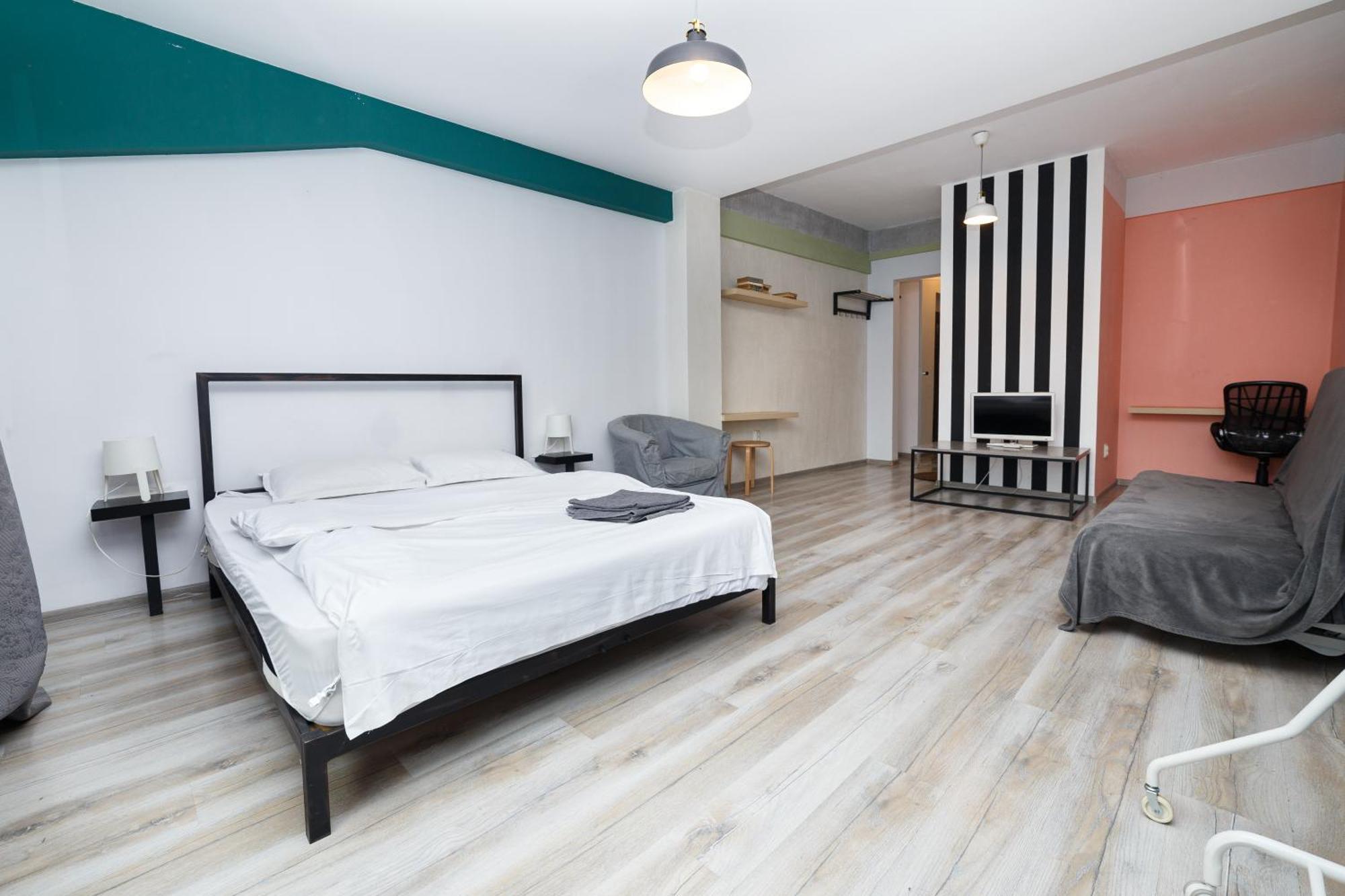 Color Apartments Old Town Center Бухарест Экстерьер фото