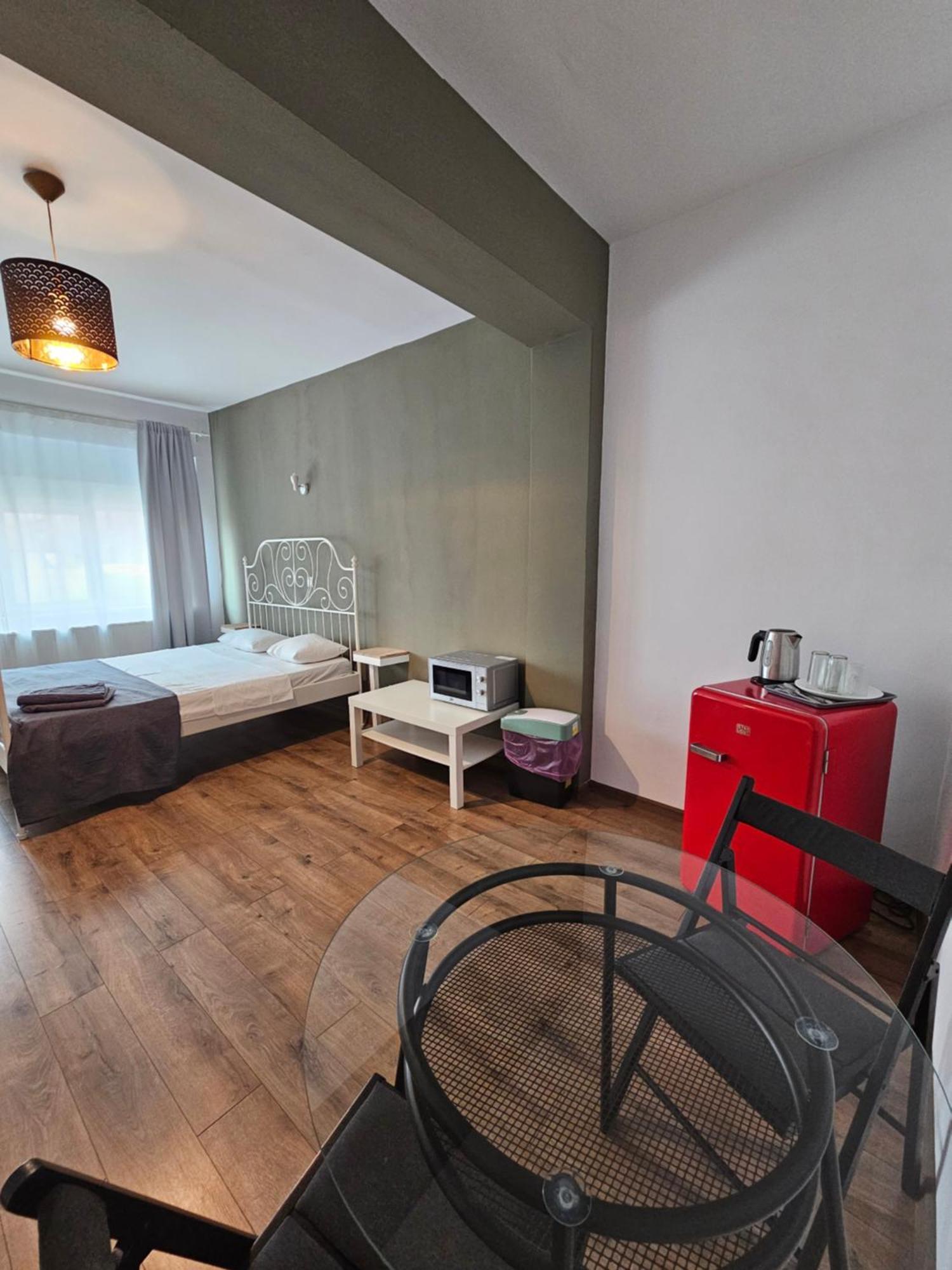 Color Apartments Old Town Center Бухарест Экстерьер фото